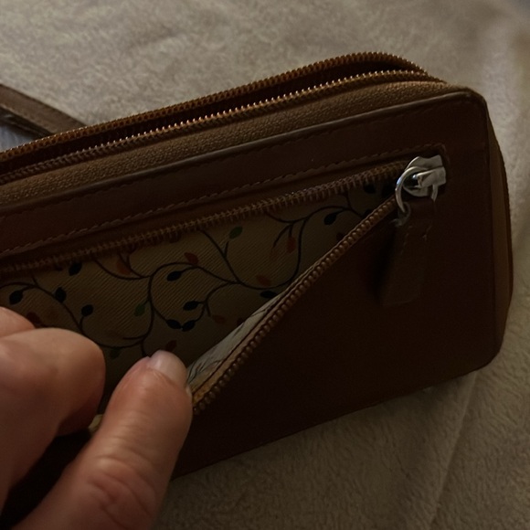 Mancini wristlet - Picture 6 of 8